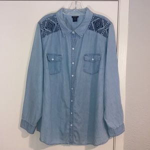 TORRID WOMEN’S size 3 Denim Long Sleeve Button Up Aztec Print Shirt! EC